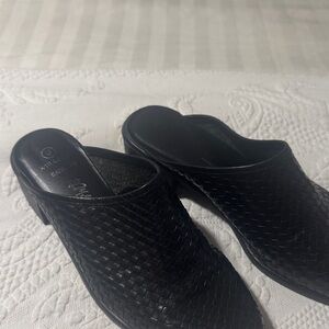 Black Woven Mules
